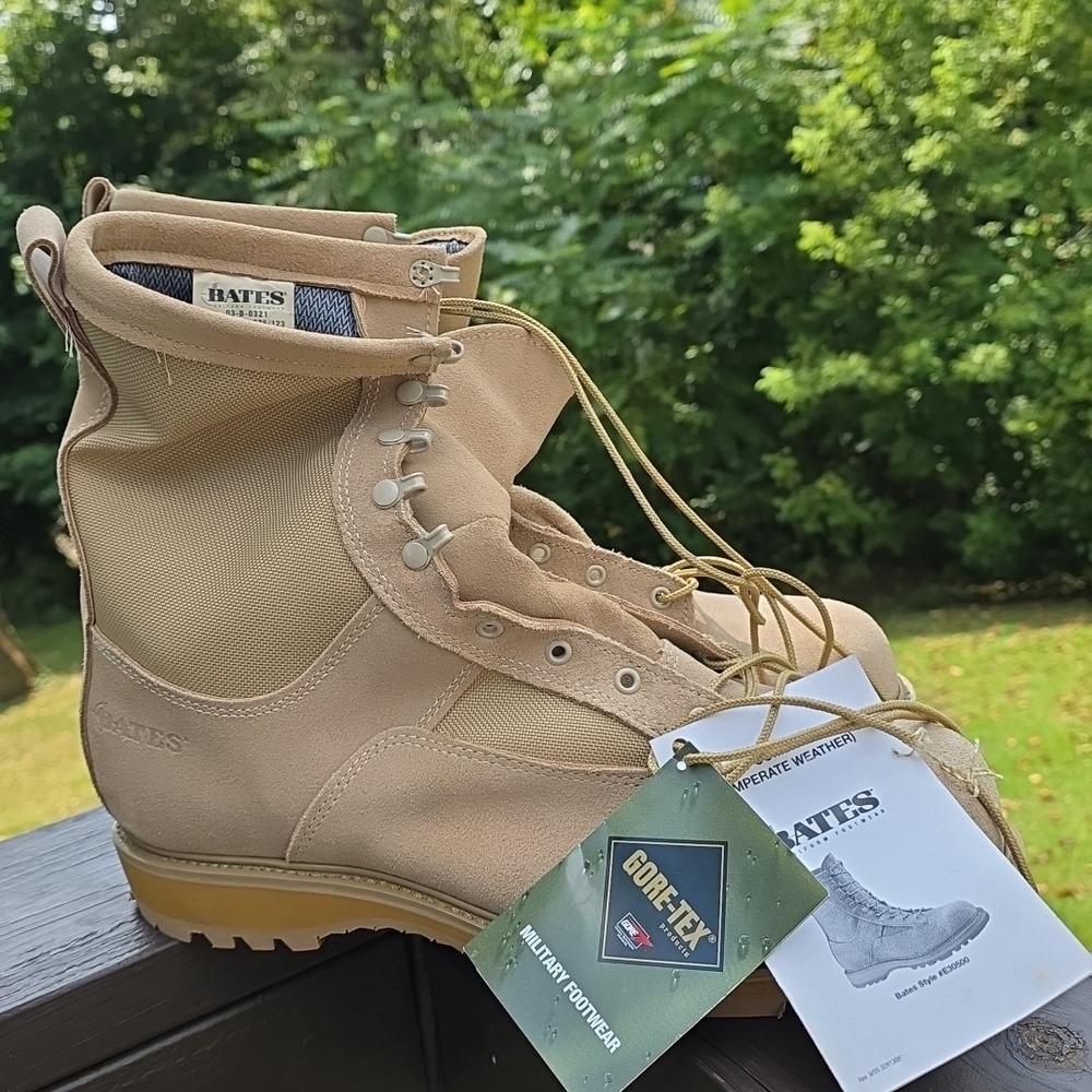 Bates Men's 15.5 W Army Combat Boot Desert Tan GoreTex NWT E30500X Suede Leather